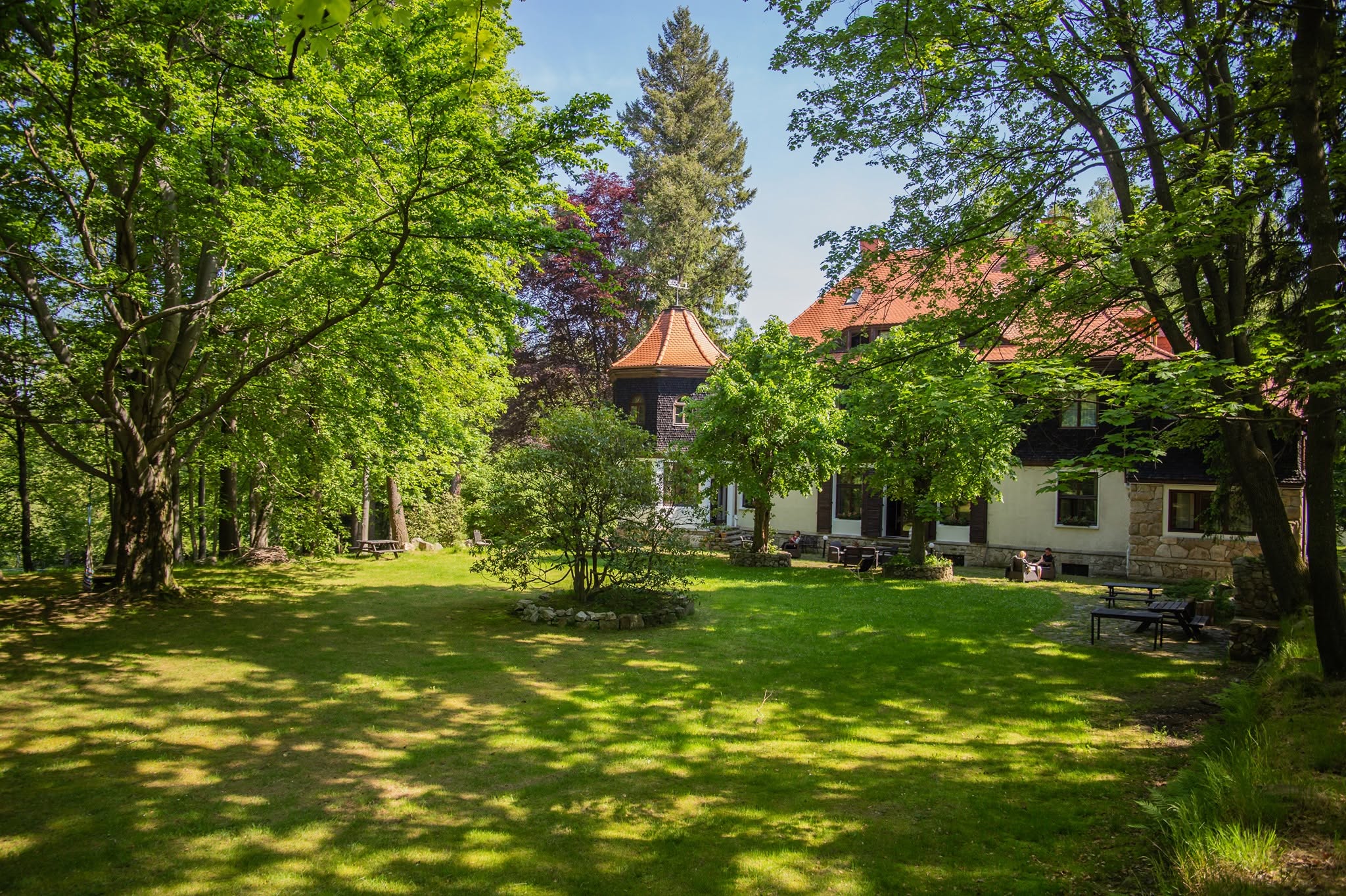 Dworek Saraswati — garden